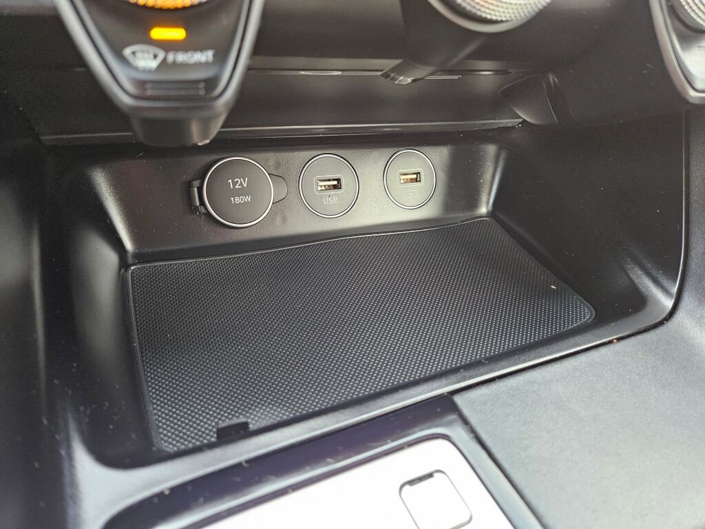 Used 2022 Genesis G70 2.0T image 24