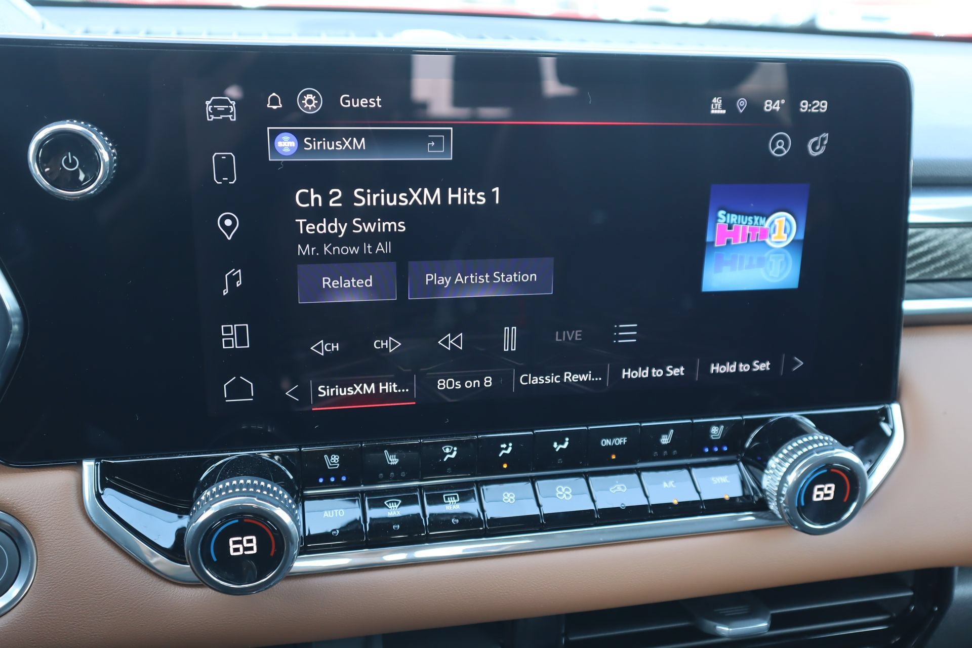 New 2026 GMC Canyon AT4 w/ AT4 Premium Package AWD/4WD image 9