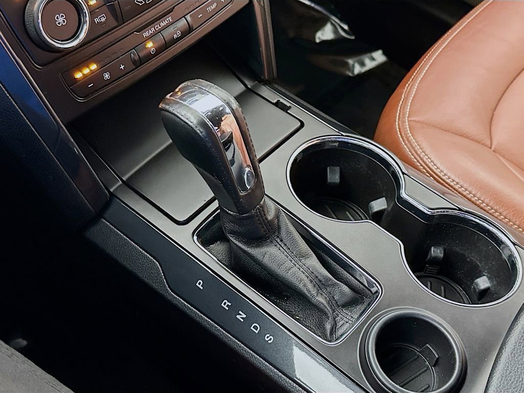 Used 2017 Ford Explorer XLT image 19