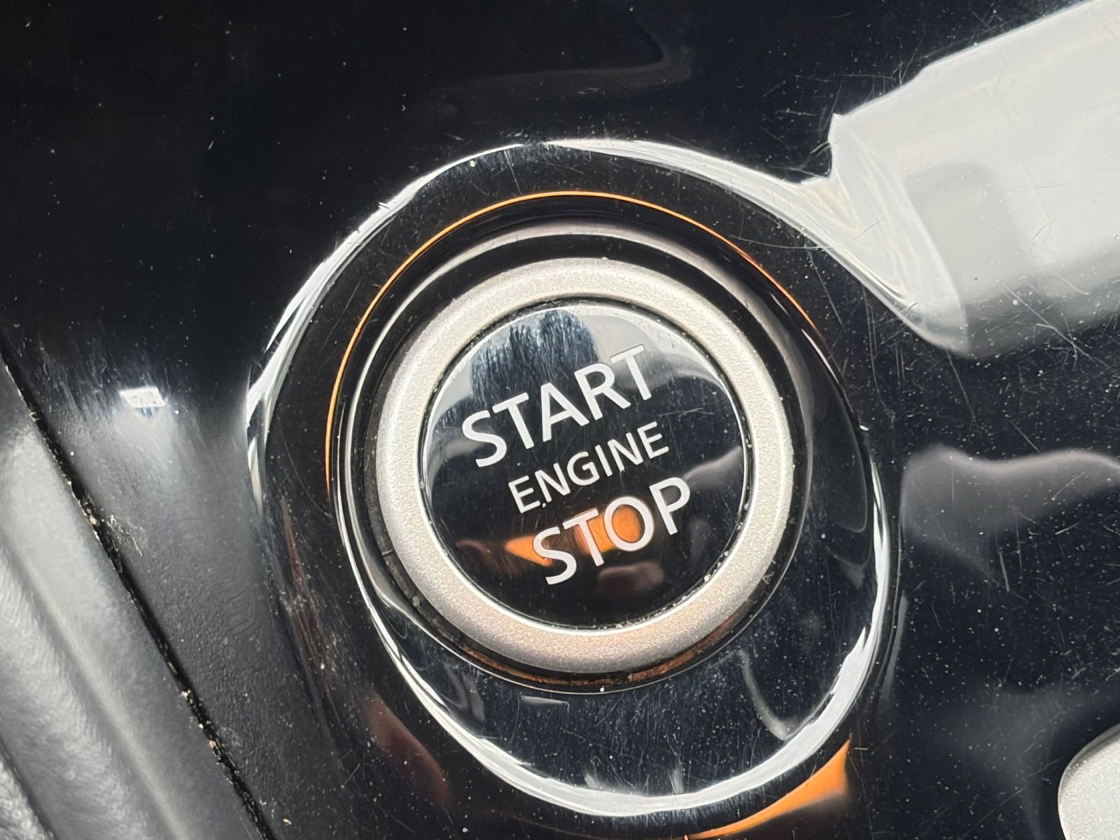 Used 2025 Nissan Versa SV FWD image 20