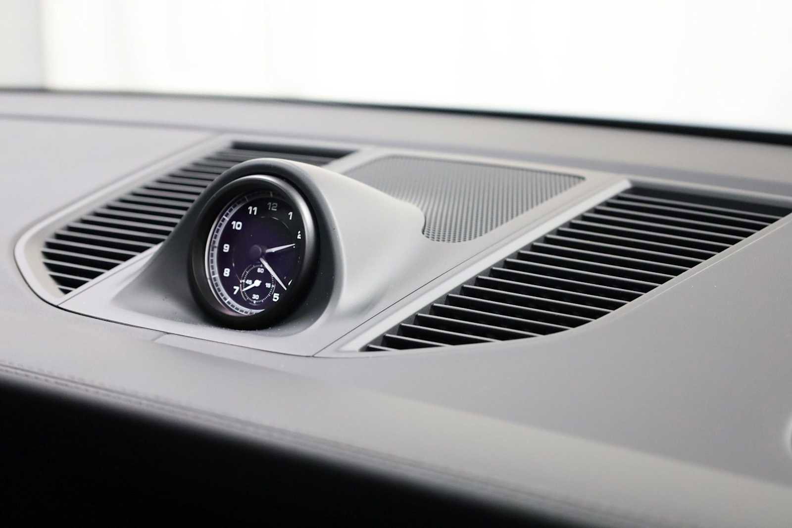 New 2026 Porsche Macan S image 23