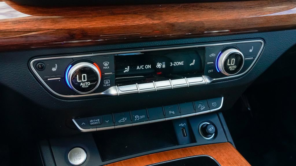 Used 2022 Audi Q5 e Premium w/ Convenience Package image 24