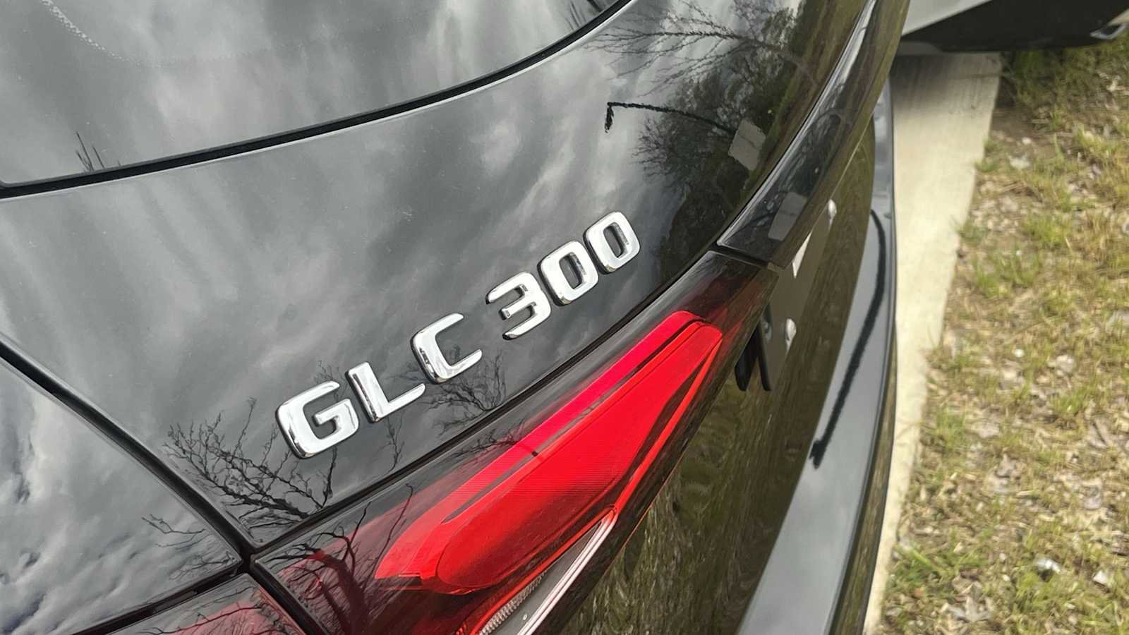 Used 2023 Mercedes-Benz GLC 300 4MATIC image 24