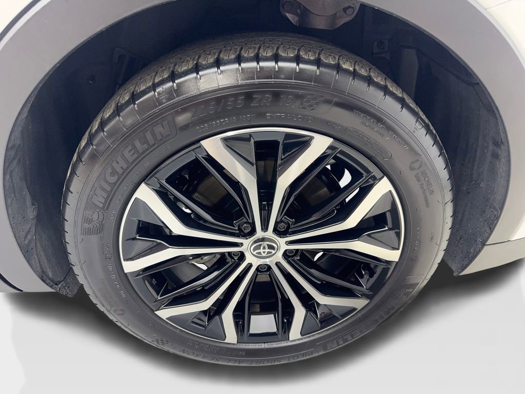 Used 2023 Toyota Crown XLE image 83