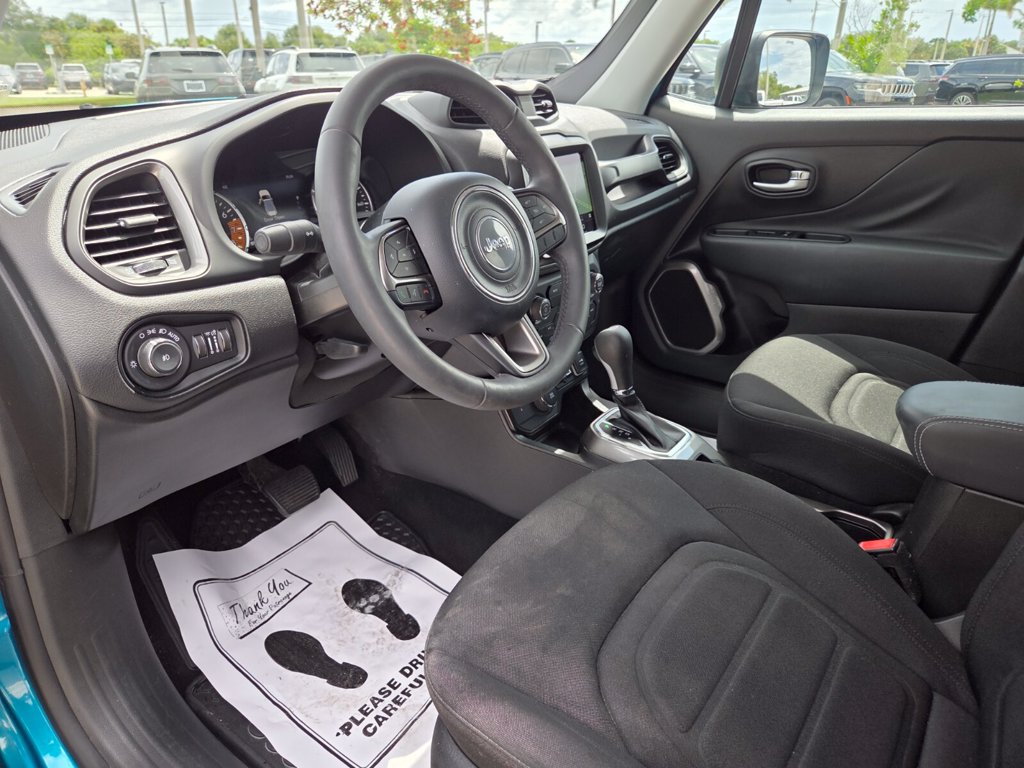 Used 2022 Jeep Renegade Latitude AWD/4WD image 29