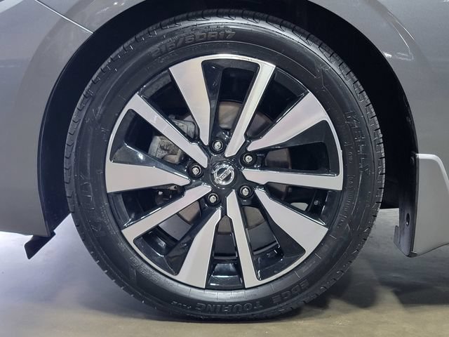 Used 2022 Nissan Sentra SV w/ SV Premium Package FWD image 9