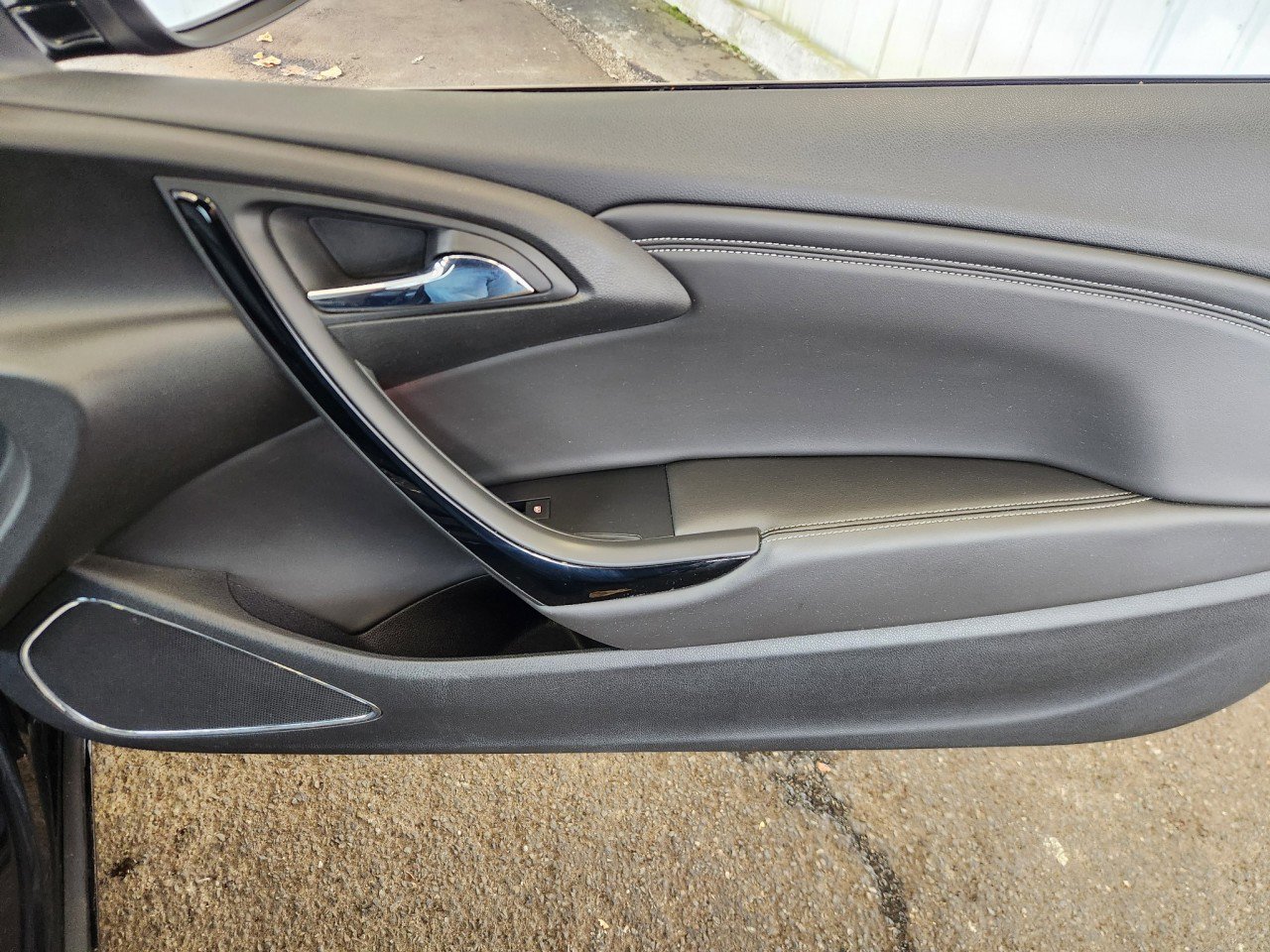 Used 2016 Buick Cascada Premium image 14