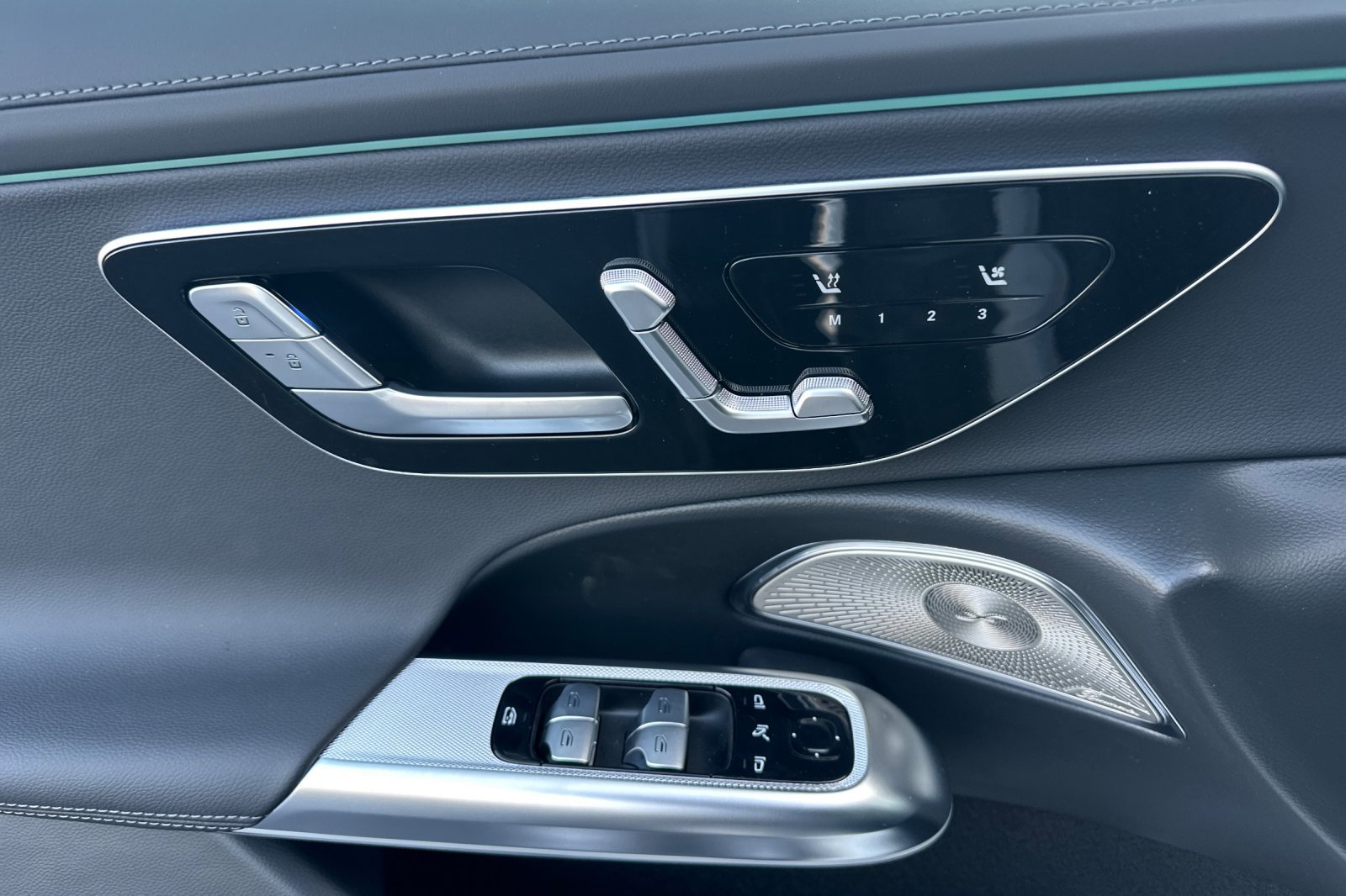 New 2026 Mercedes-Benz E 350 4MATIC Sedan image 11