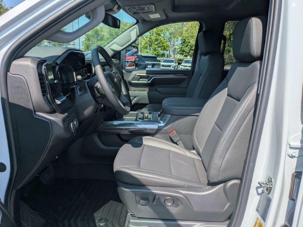 New 2026 Chevrolet Silverado 3500 LTZ w/ LTZ Convenience Package AWD/4WD image 20