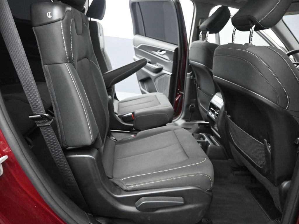 Used 2023 Jeep Grand Cherokee L Laredo image 16