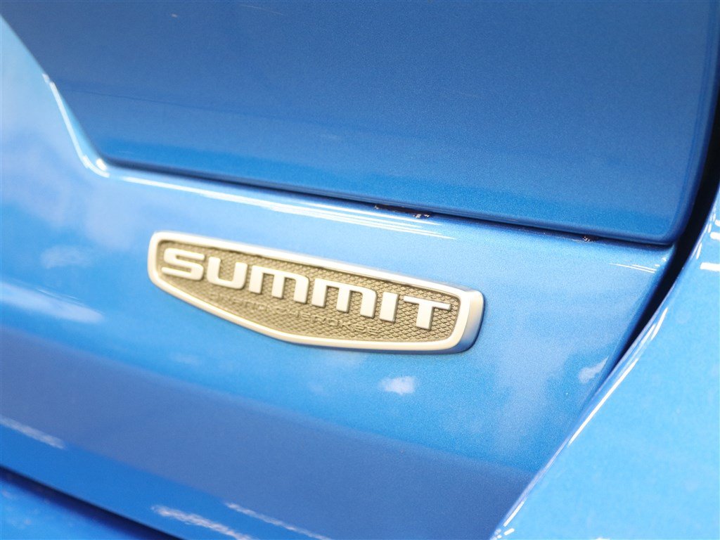 Used 2023 Jeep Grand Cherokee Summit AWD/4WD image 24