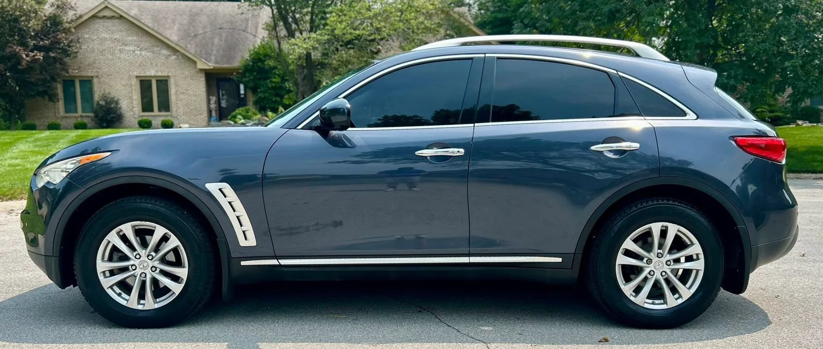 Used 2009 INFINITI FX35 AWD w/ Technology Pkg image 9