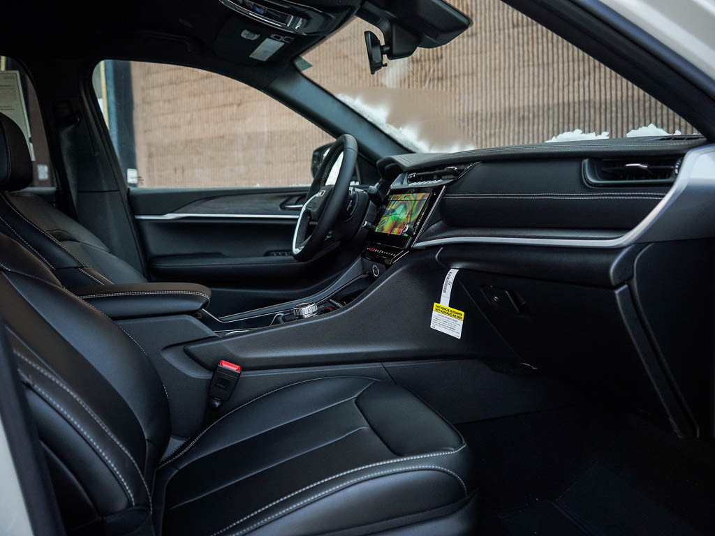 New 2026 Jeep Grand Cherokee Limited AWD/4WD image 11