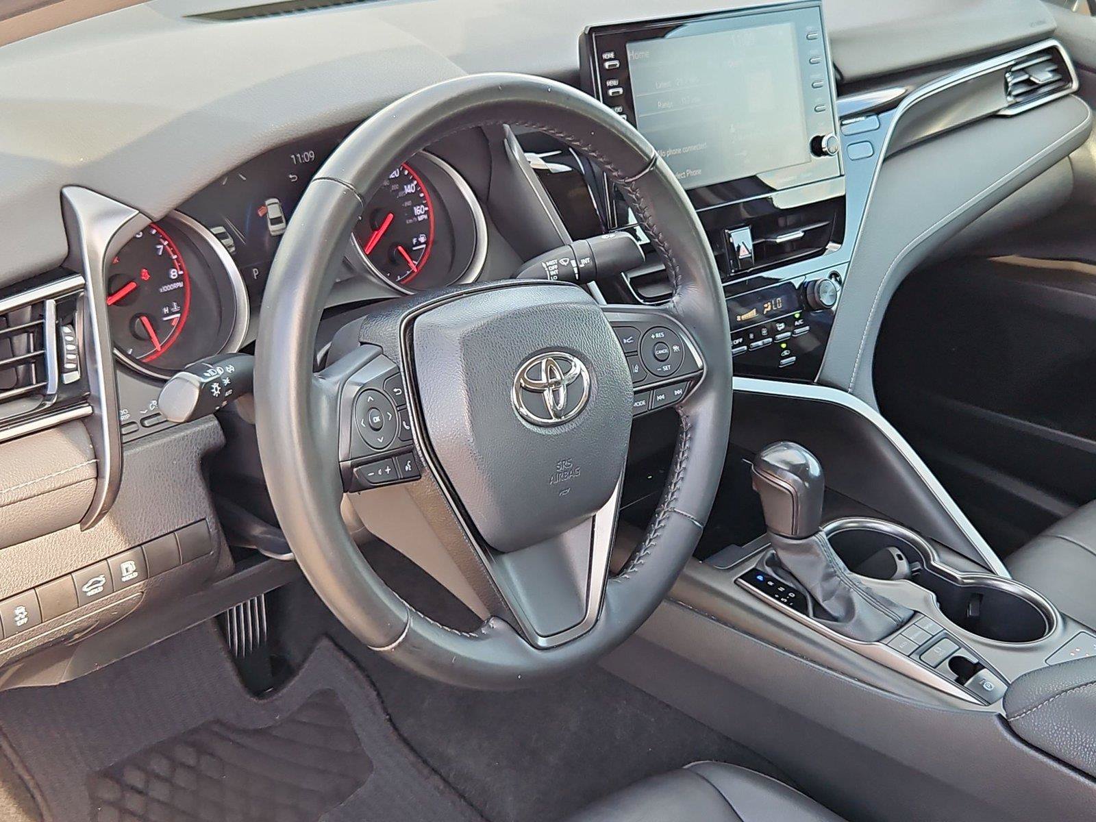 Used 2022 Toyota Camry XSE FWD image 9
