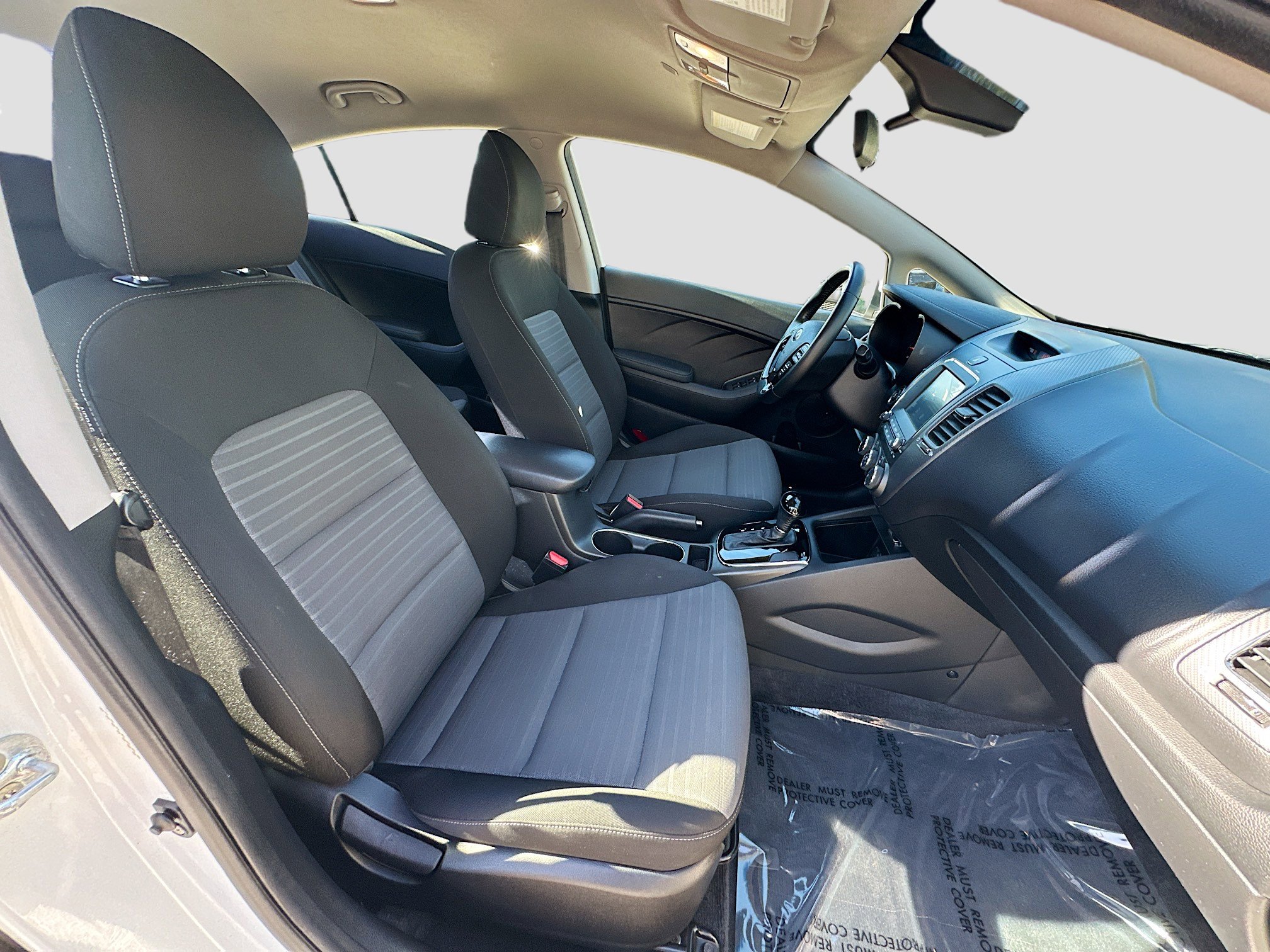 Used 2017 Kia Forte S w/ S Technology Package image 30