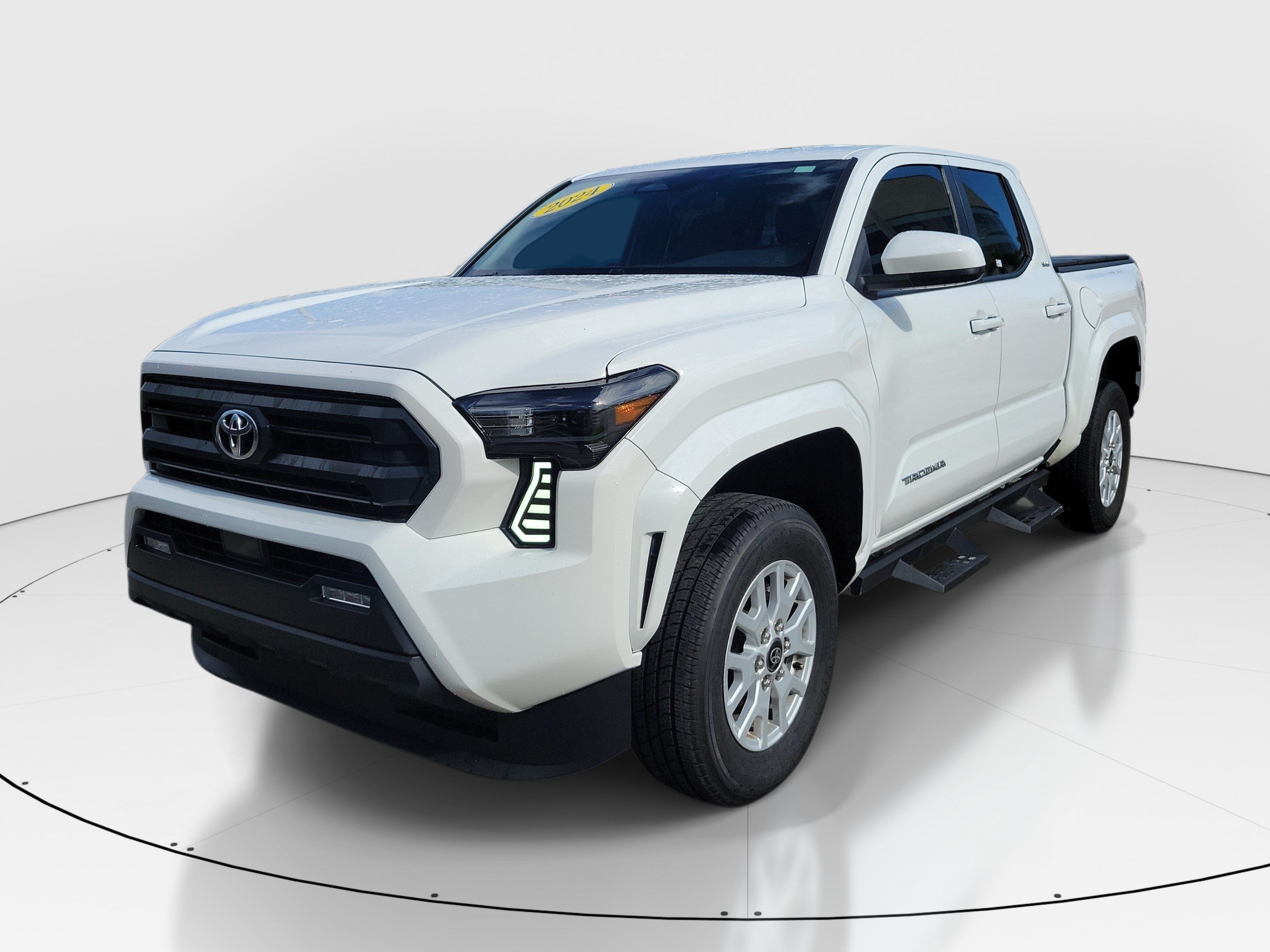 Used 2024 Toyota Tacoma SR5 RWD image 3