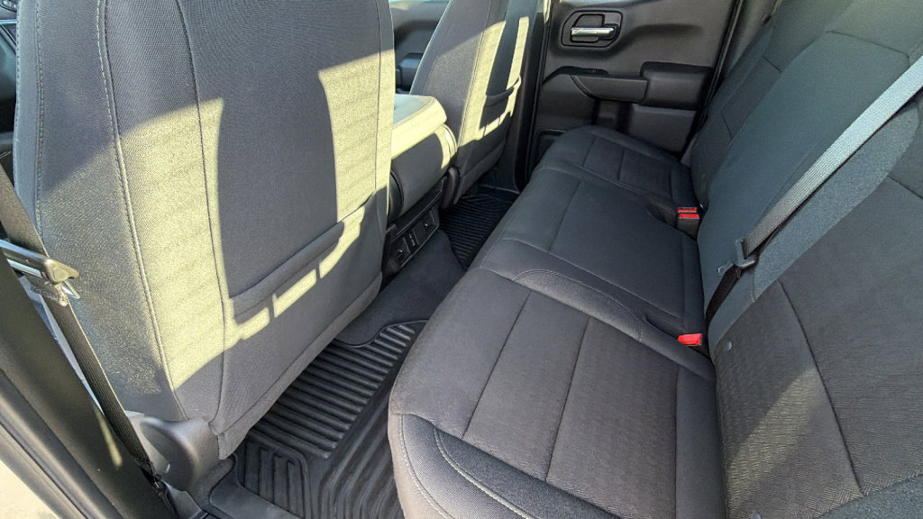 Used 2025 Chevrolet Silverado 1500 Custom image 24