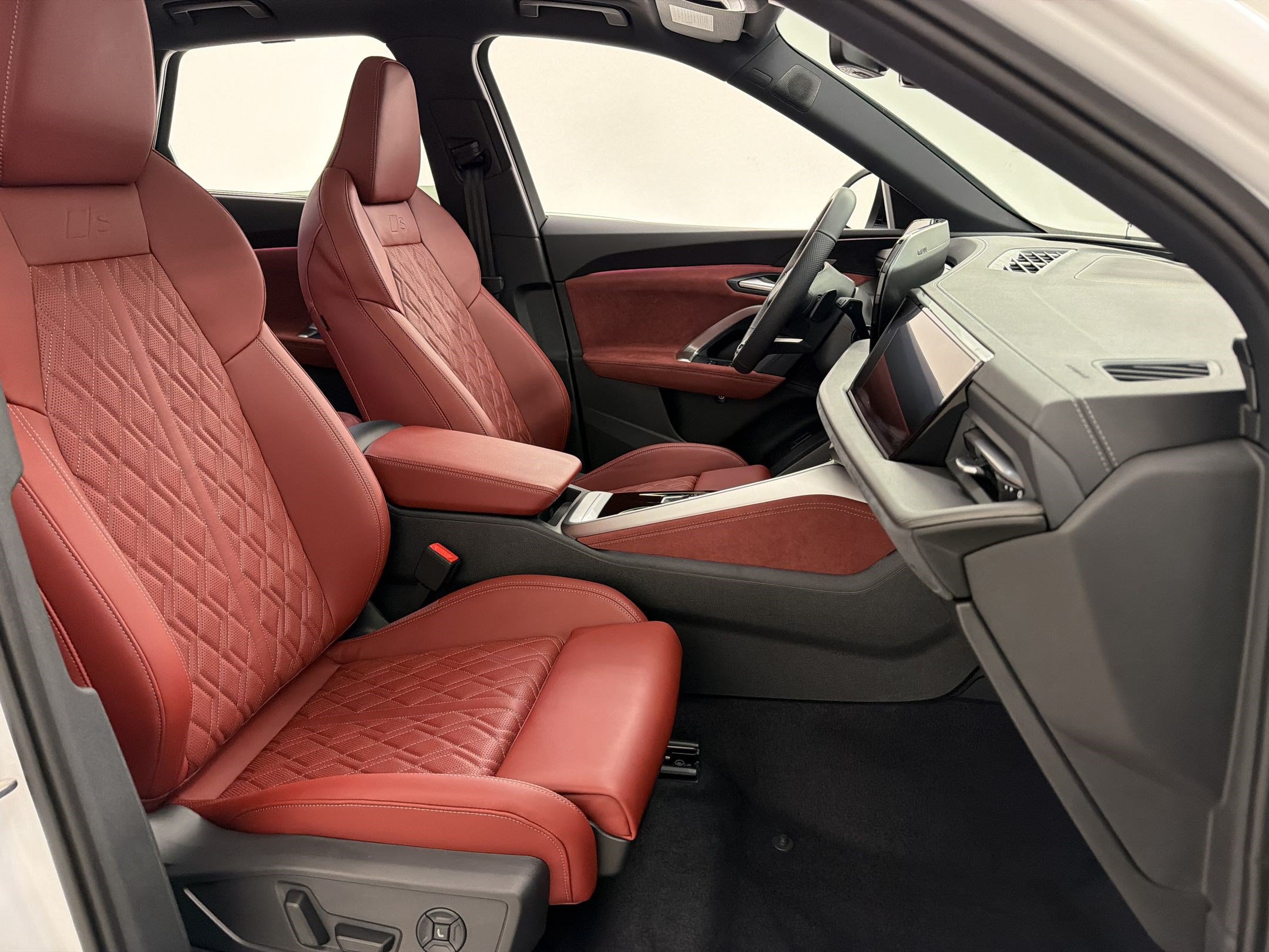 New 2026 Audi SQ5 Prestige AWD/4WD image 24