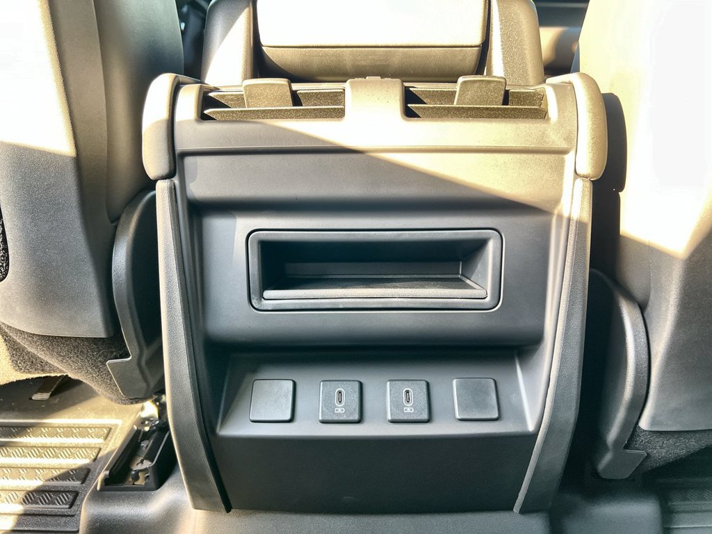 New 2026 Land Rover Defender 110 X-Dynamic SE AWD/4WD image 16