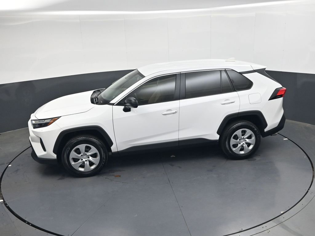 Used 2025 Toyota RAV4 LE FWD image 18