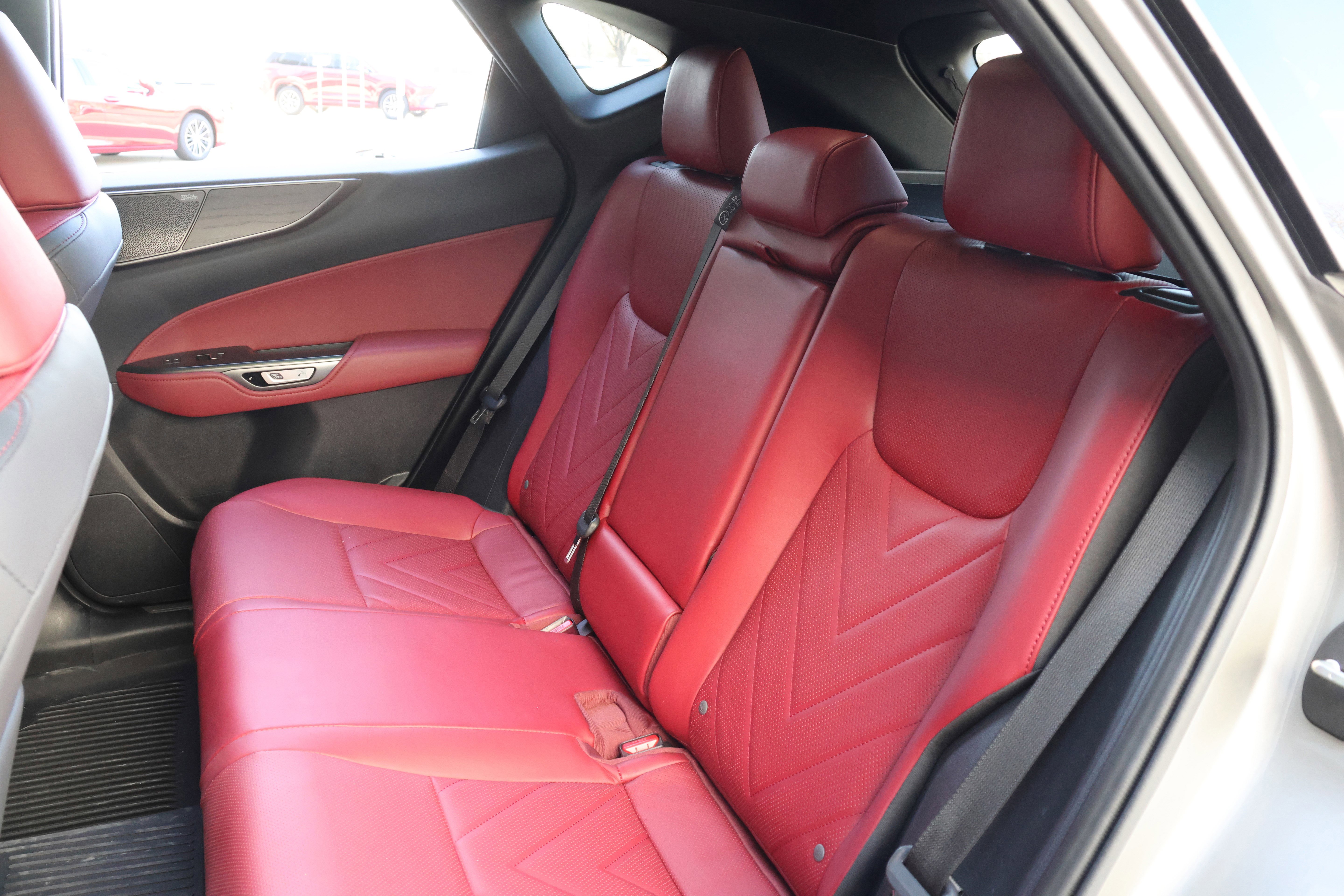 Used 2024 Lexus NX 300h AWD w/ Luxury Package image 39