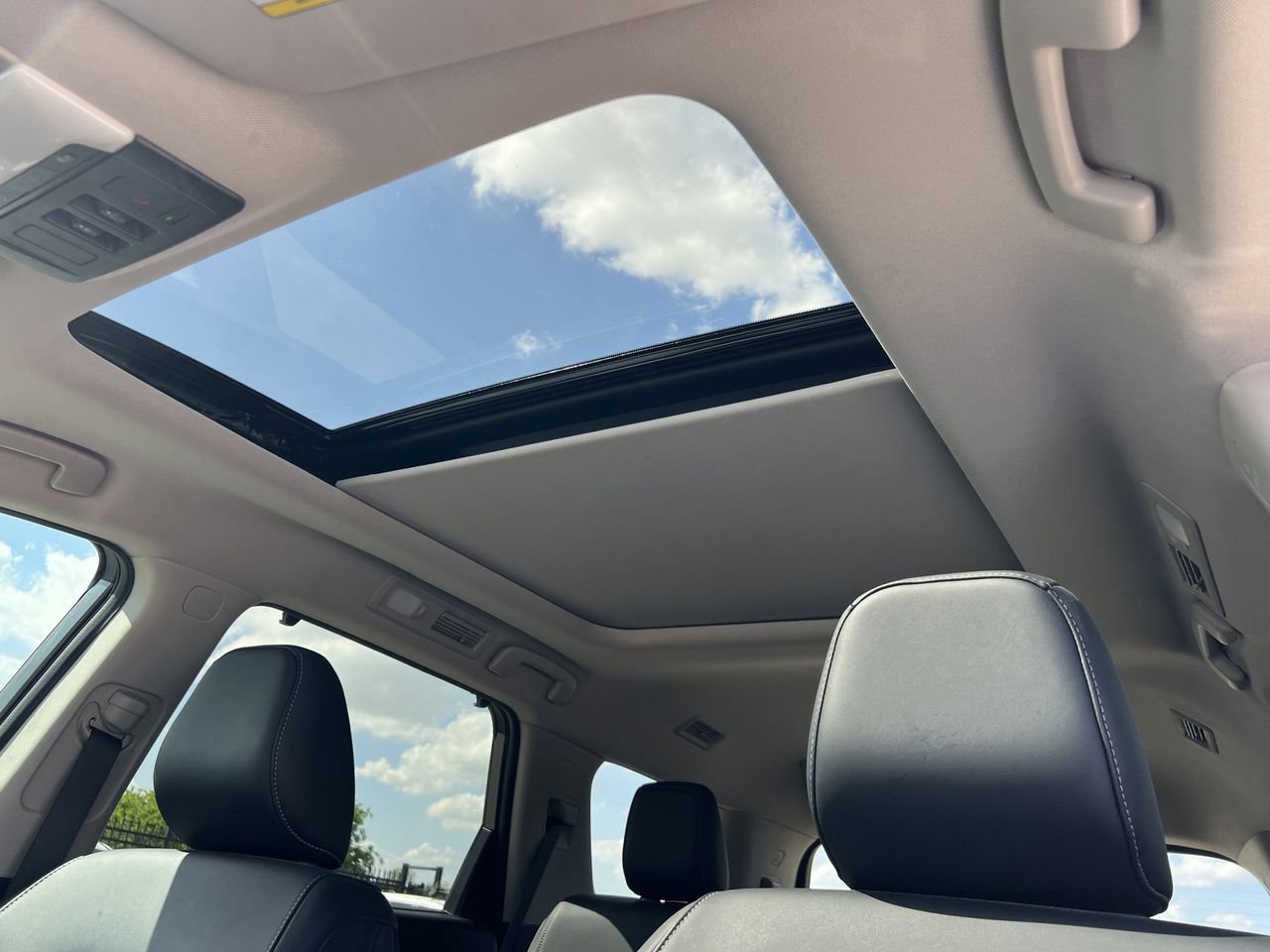 Certified 2023 Nissan Pathfinder Platinum w/ Black Appearance Package image 10