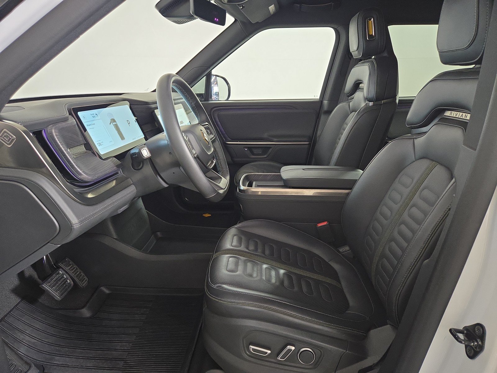 Used 2025 Rivian R1T Adventure AWD/4WD image 20