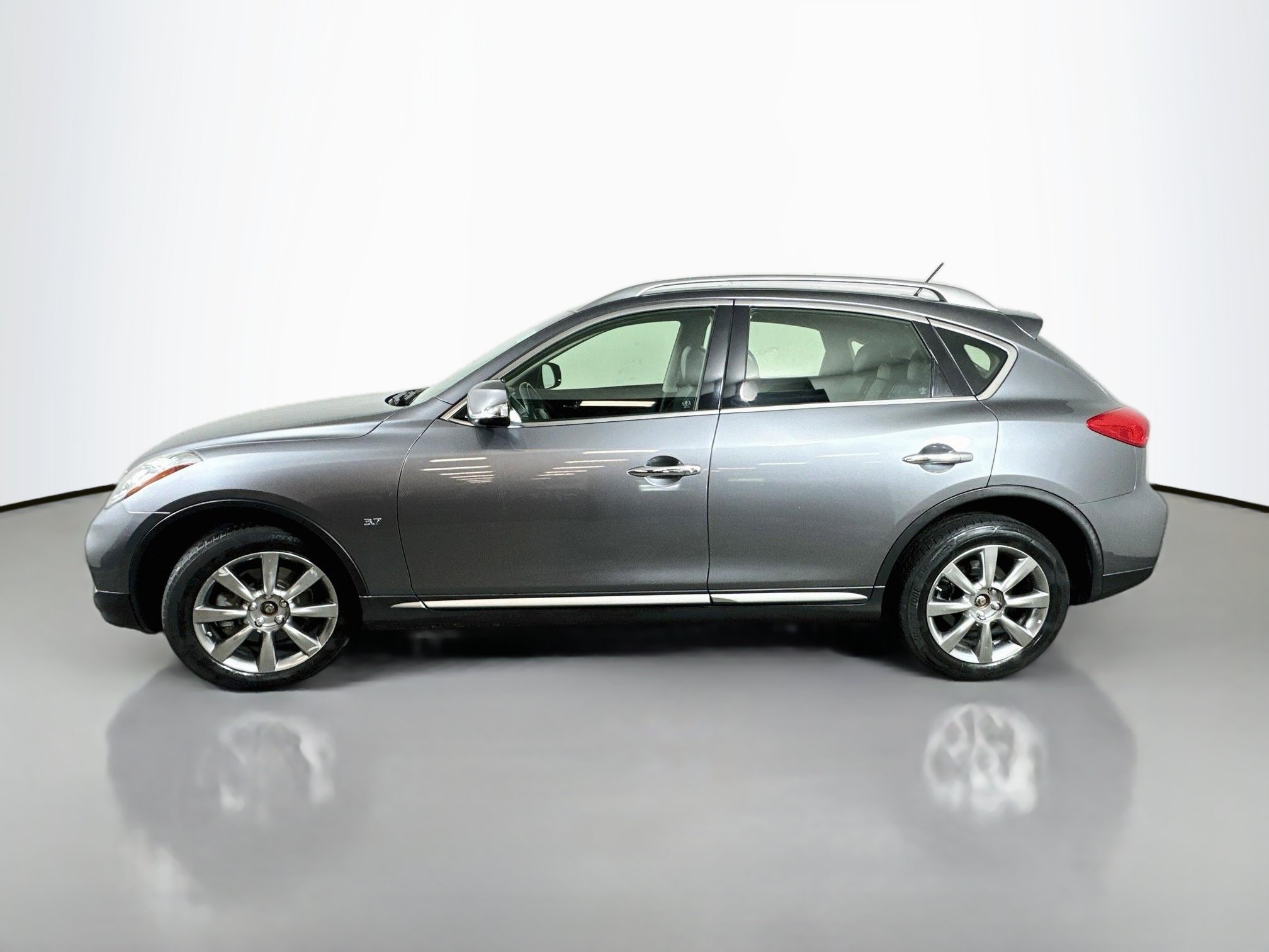 Used 2017 INFINITI QX50 AWD w/ Premium Plus Package image 4