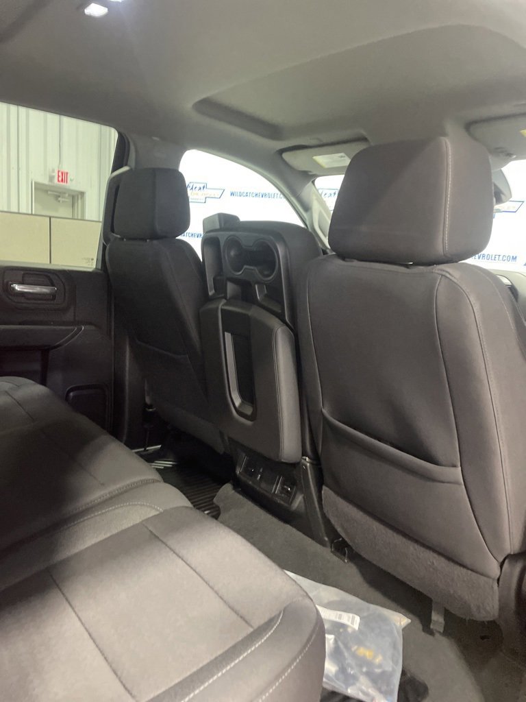 Used 2025 Chevrolet Silverado 2500 Custom w/ Custom Convenience Package image 31