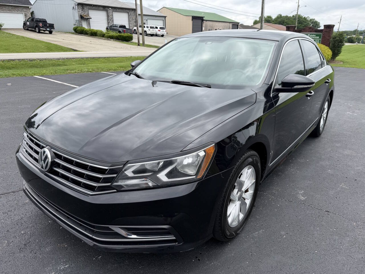 Used 2017 Volkswagen Passat 1.8T S FWD image 11