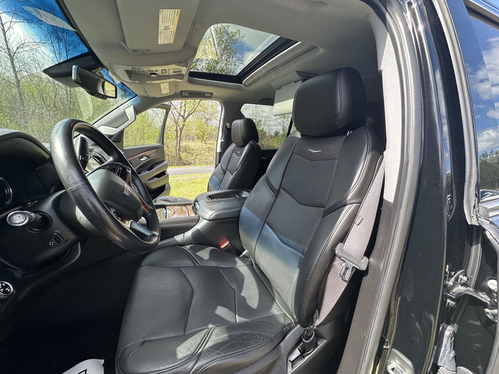 Used 2016 Cadillac Escalade Premium AWD/4WD image 11