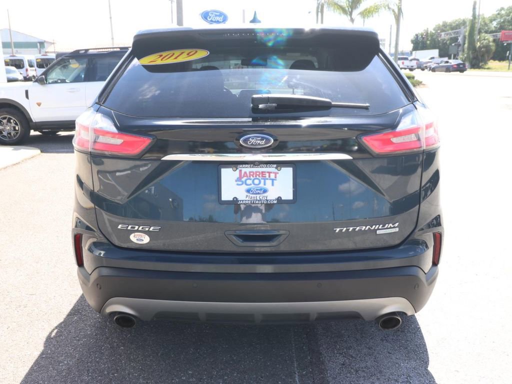 Used 2019 Ford Edge Titanium FWD image 12