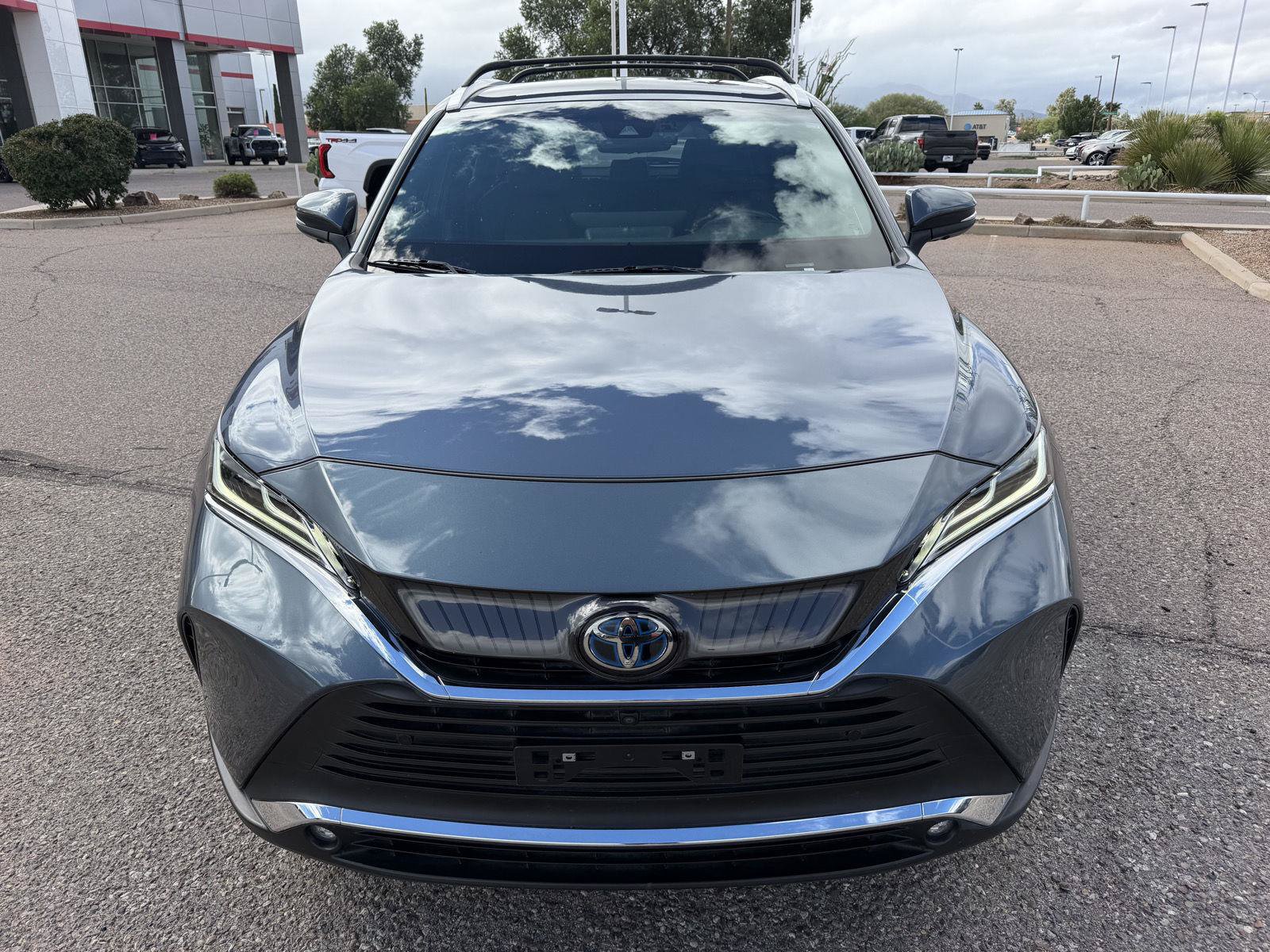 Used 2022 Toyota Venza Limited AWD/4WD image 9