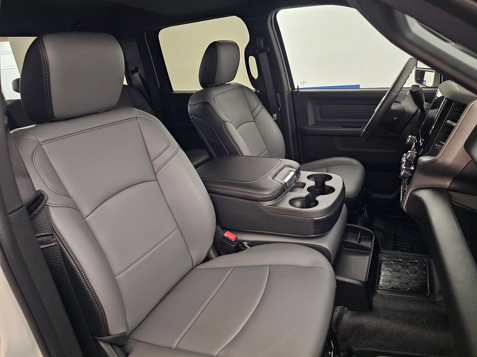 New 2026 RAM 5500 Tradesman AWD/4WD image 23
