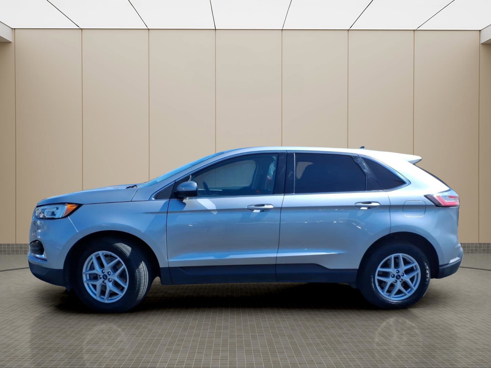 Used 2022 Ford Edge SEL image 13