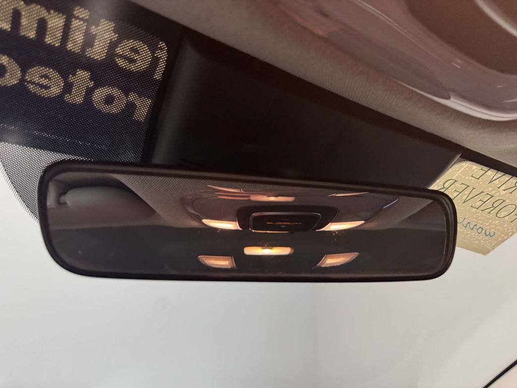 Used 2021 Hyundai Elantra SEL FWD image 28