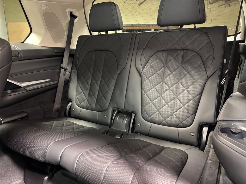 Used 2023 BMW X7 xDrive40i w/ Premium Package AWD/4WD image 26