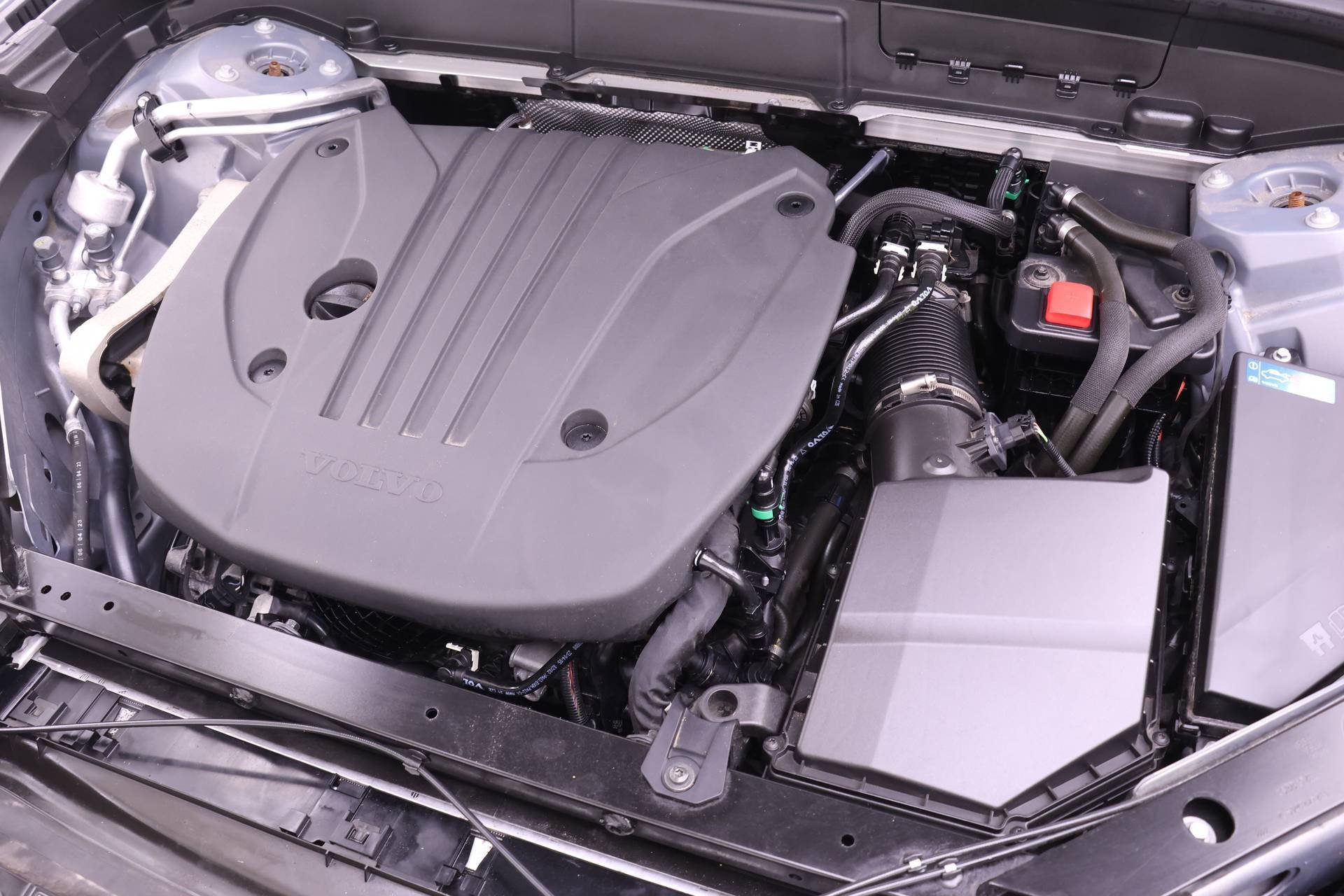 Certified 2024 Volvo XC60 B5 Ultimate w/ Protection Package Premier image 25