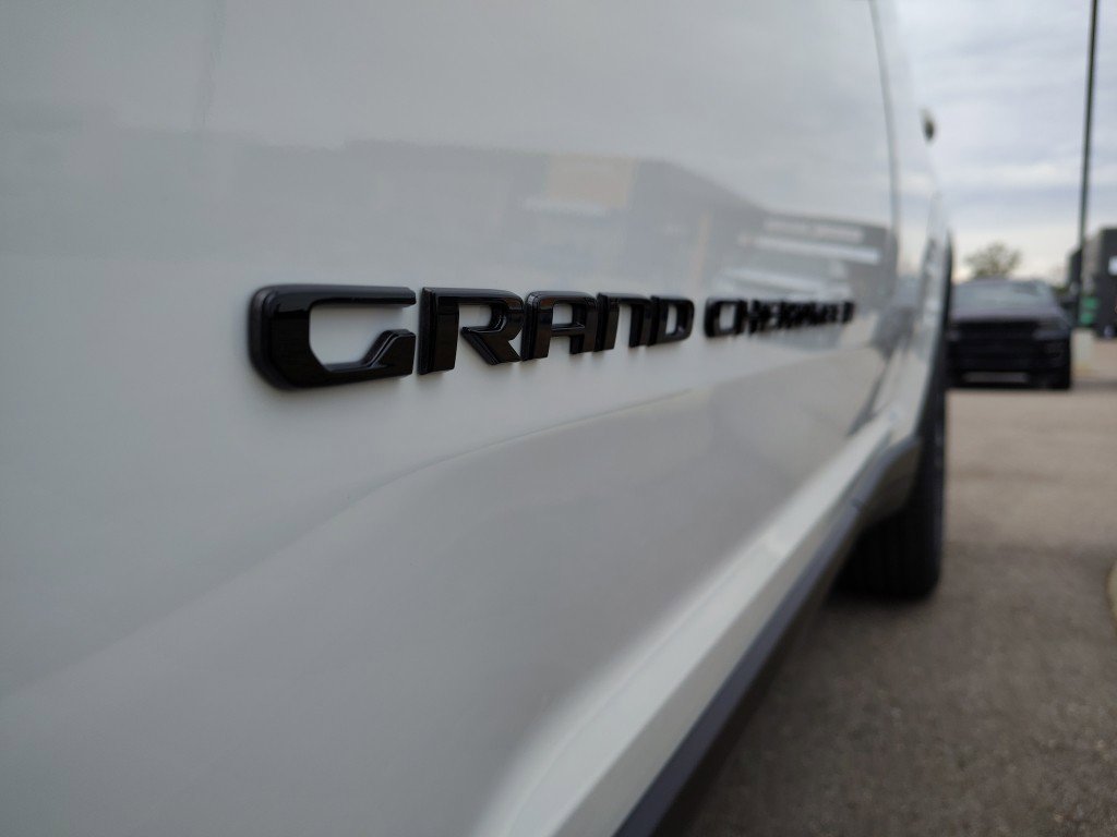 New 2025 Jeep Grand Cherokee Limited AWD/4WD image 5