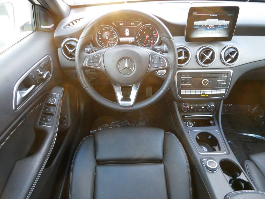 Used 2020 Mercedes-Benz GLA 250 4MATIC image 13