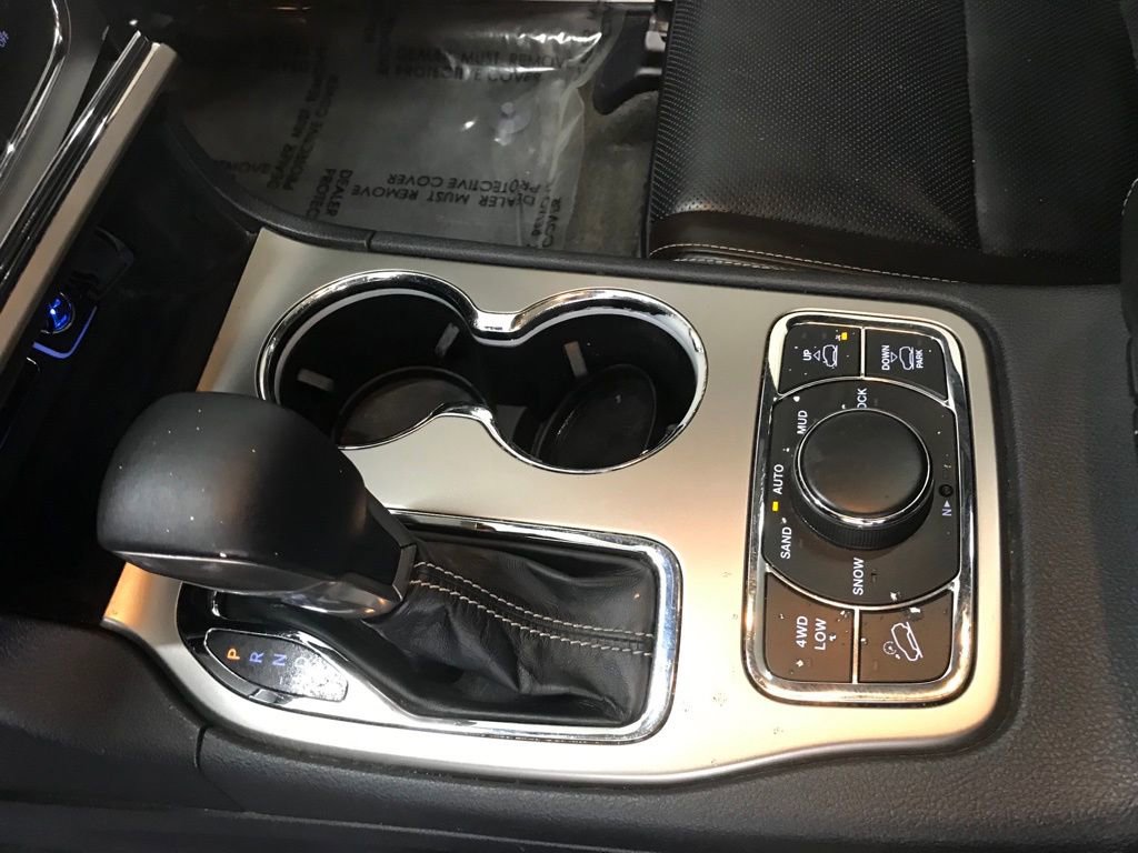 Used 2017 Jeep Grand Cherokee Overland w/ Jeep Active Safety Group image 23