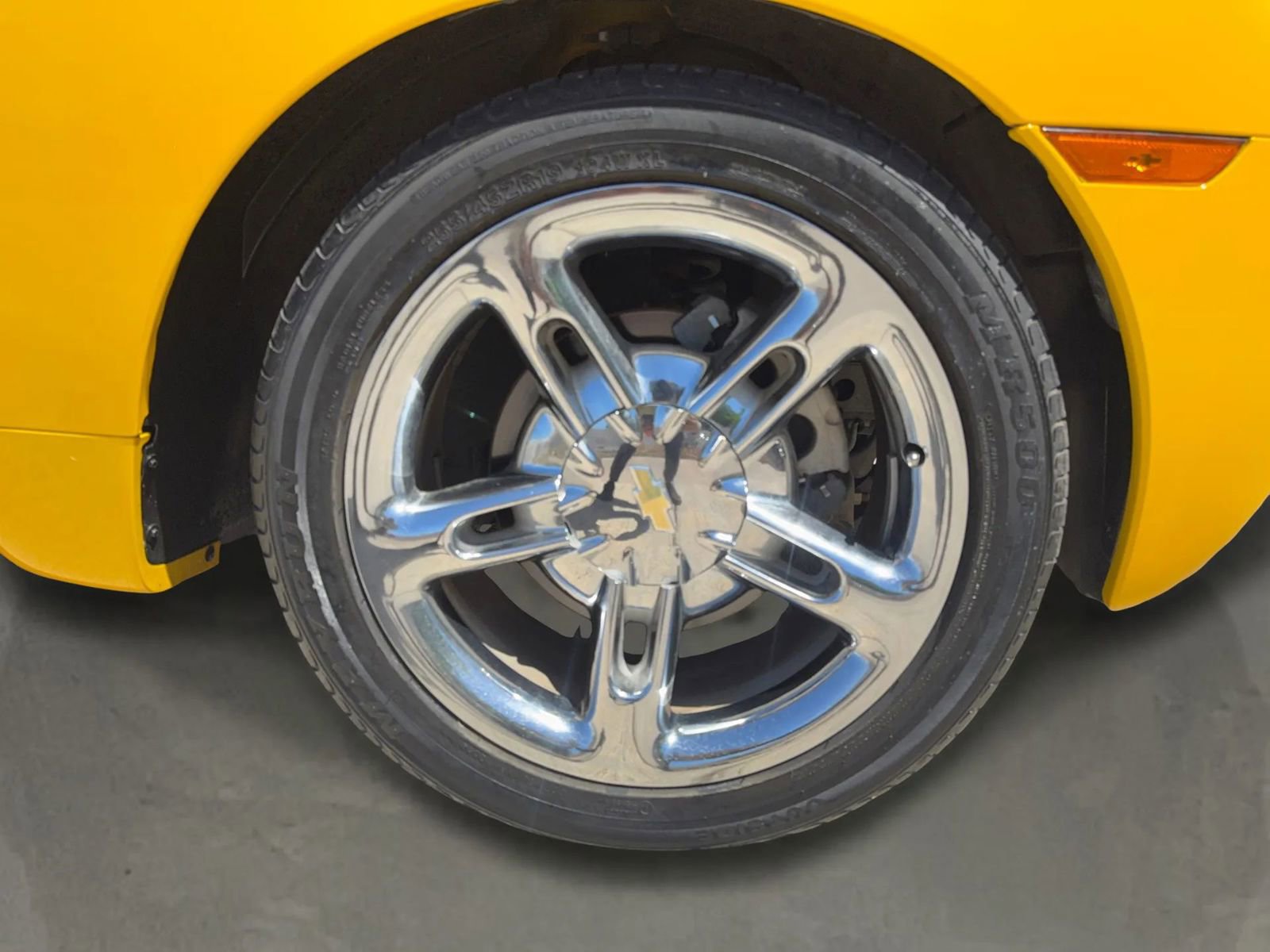Used 2004 Chevrolet SSR w/ Preferred Equipment Group RWD image 16