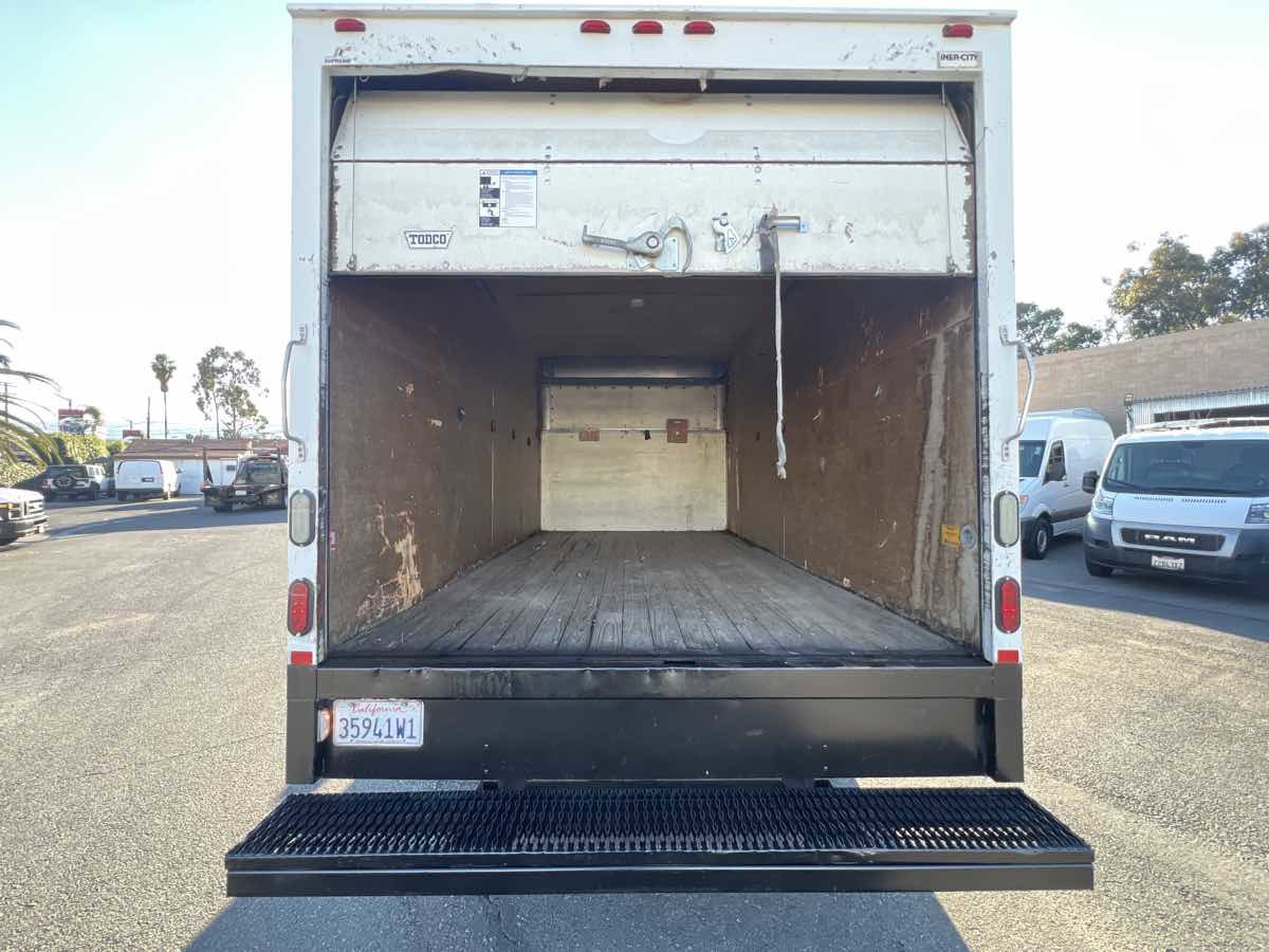 Used 2015 Chevrolet Express 3500 image 6