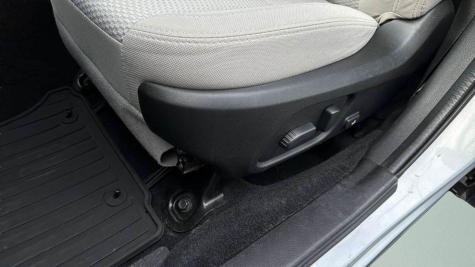 Used 2017 Subaru Forester 2.5i Premium w/ Popular Package #2A AWD/4WD image 28