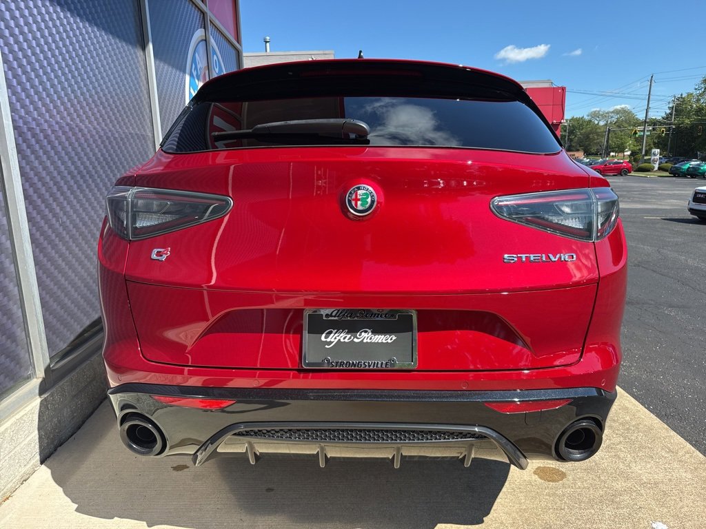 New 2025 Alfa Romeo Stelvio Sprint image 6