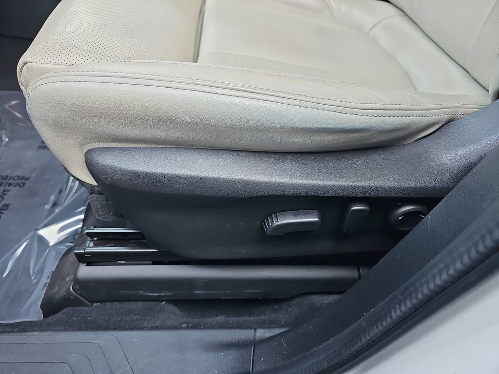 Used 2022 Subaru Ascent Limited w/ Technology Package AWD/4WD image 28
