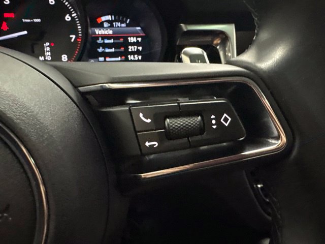 Used 2024 Porsche Macan AWD/4WD image 19