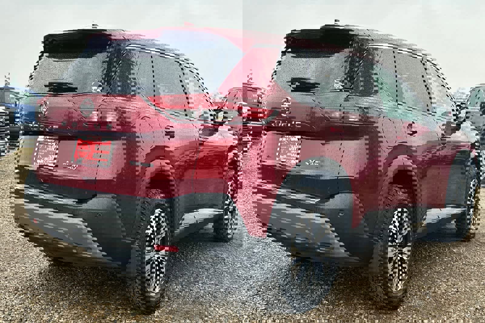 Used 2021 Nissan Rogue SV image 3