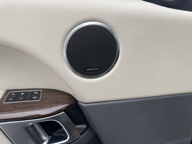 Used 2015 Land Rover Range Rover Sport HSE image 9