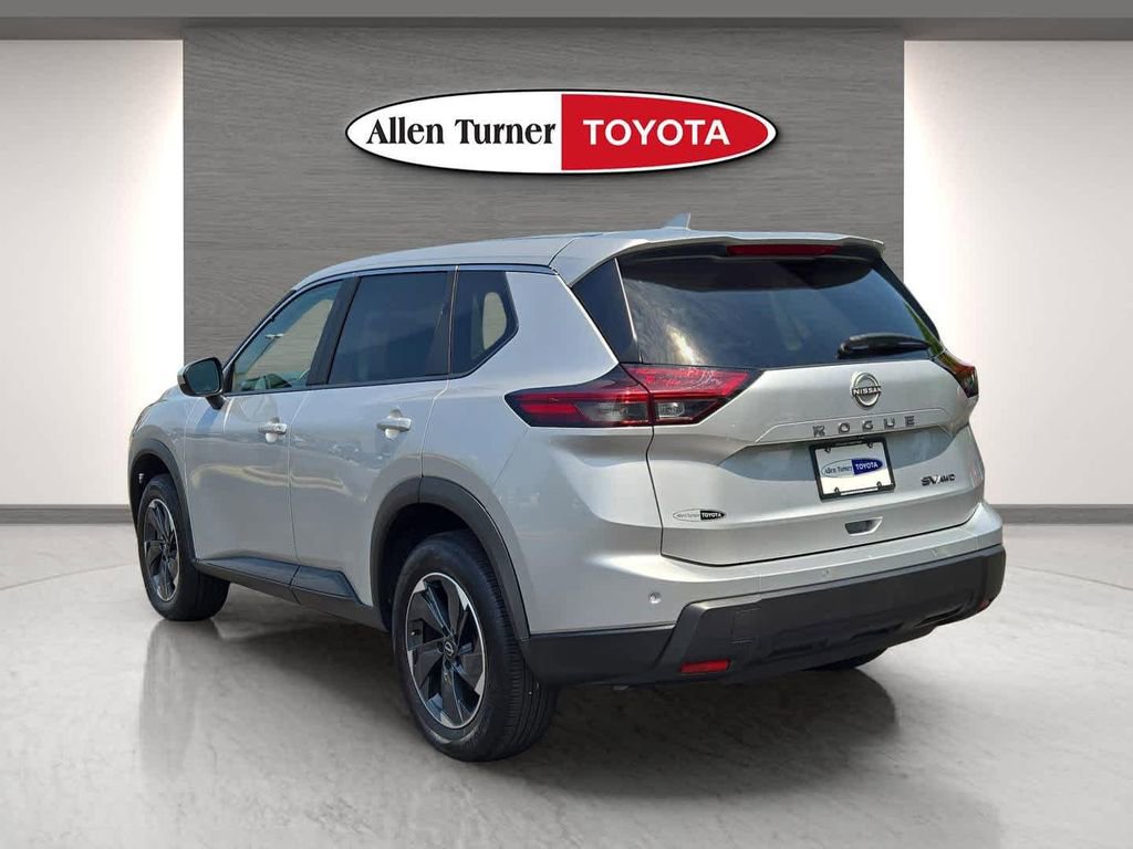 Used 2024 Nissan Rogue SV AWD/4WD image 8